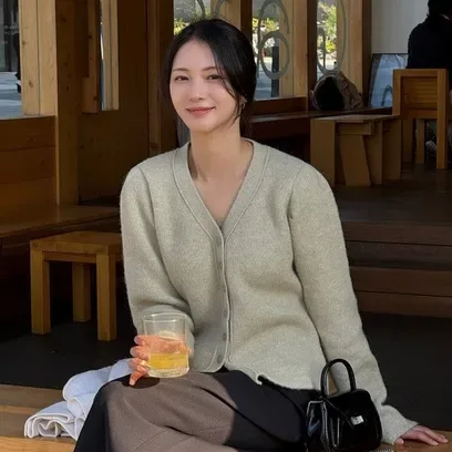 (더아이잗) 헤어리 울 볼륨 브이넥 가디건 ISVP1CD409