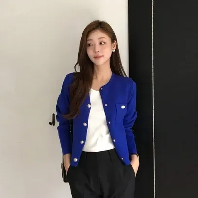 (더아이잗) 패치 포켓 라운드넥 크롭 가디건 ISUP1CD201